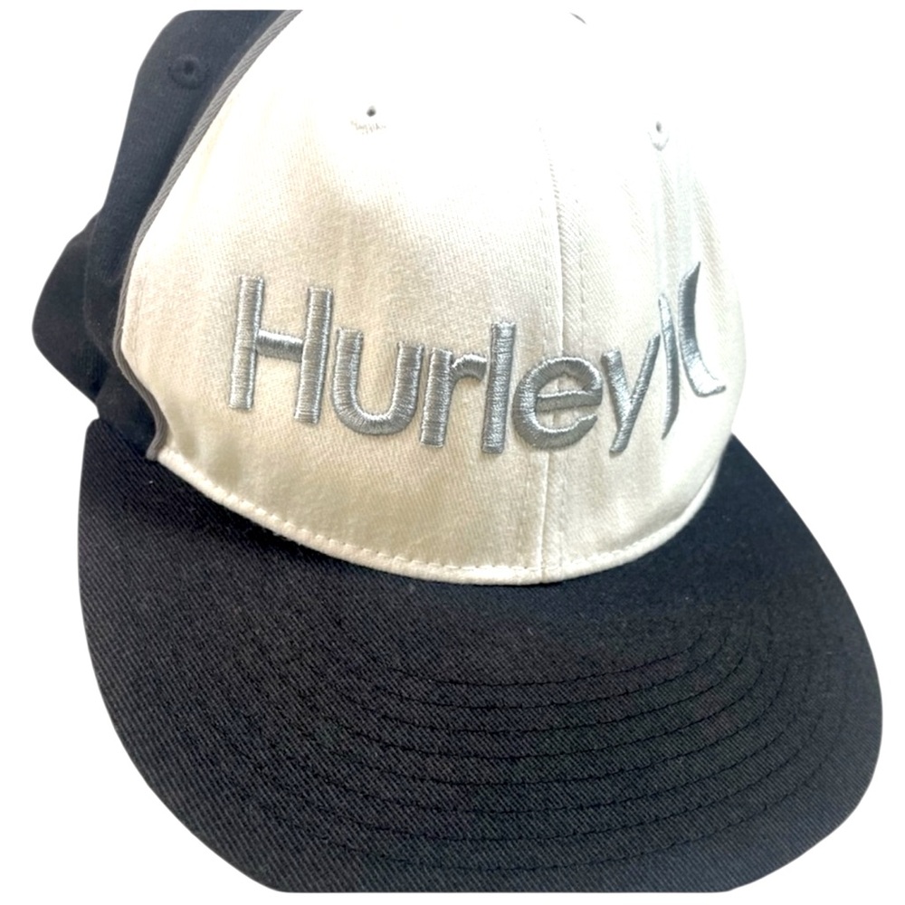 🧢 Hurley Two-Tone Black & Cream Snapback Cap